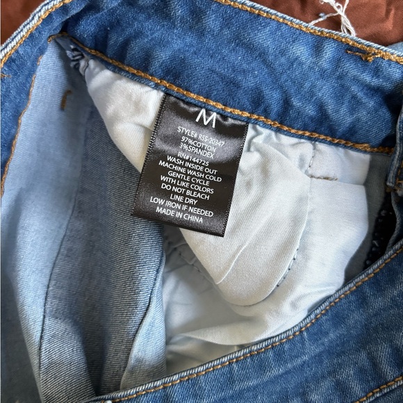 American Bazi Distressed Patchwork Denim Shorts – Size Medium - Picture 4 of 5